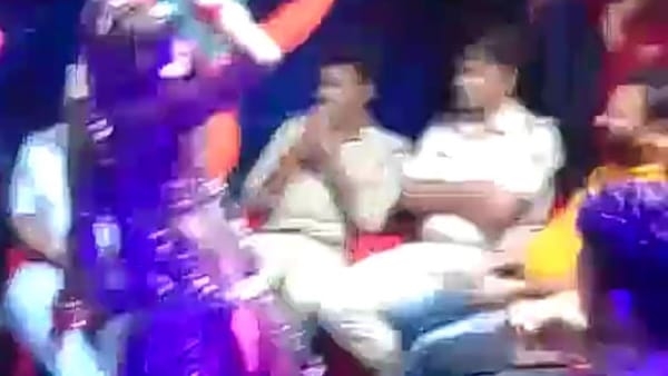 इन पुलिसकर्मियों को किया गया लाइन अटैच