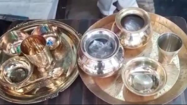 इन बर्तनों का करते हैं निर्माण