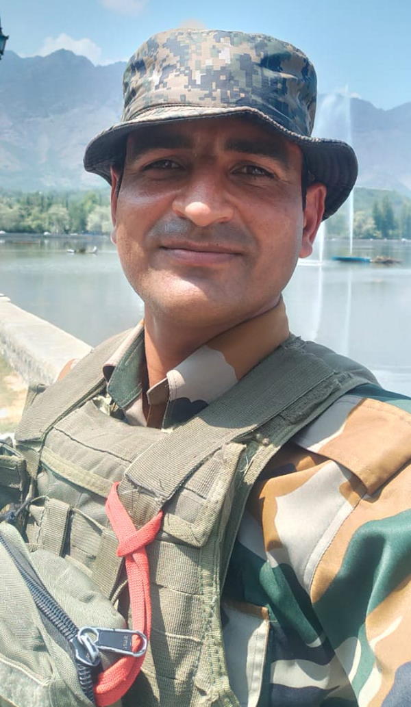 106 पैरा (टीए) एयरबोर्न यूनिट में थे जयसिंह 106 पैरा (टीए) एयरबोर्न यूनिट में थे जयसिंह