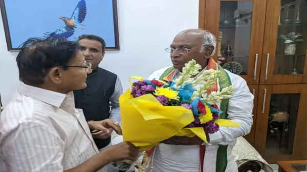 मल्लिकार्जुन खड़गे जब पर्यवेक्षक बनकर जयपुर आए तो किया था अनादर