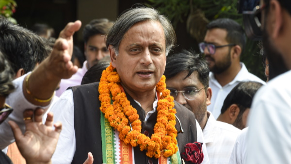 खड़गे-थरूर के बीच मुकाबला 