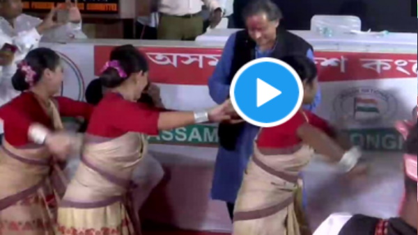 शशि थरूर प्रचार में जमकर बहा रहे हैं पसीना शशि थरूर प्रचार में जमकर बहा रहे हैं पसीना