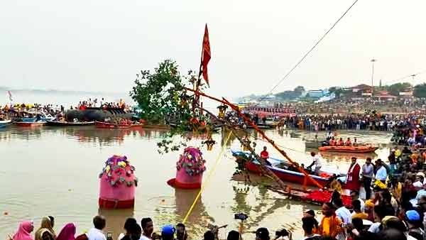 तुलसीदास द्वारा की गई थी शुरुआत 