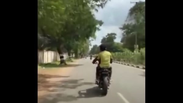 लड़कियों को करना चाहा इंप्रेस