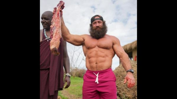 तगड़ी है फैन फॉलोइंग 