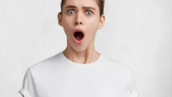 लोगों ने किया रिएक्ट लोगों ने किया रिएक्ट