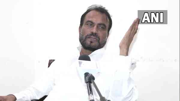 rjd-leader-tej-pratap-yadav-accuses-shyam-rajak-of-abusing-himself-and-sister rjd-leader-tej-pratap-yadav-accuses-shyam-rajak-of-abusing-himself-and-sister