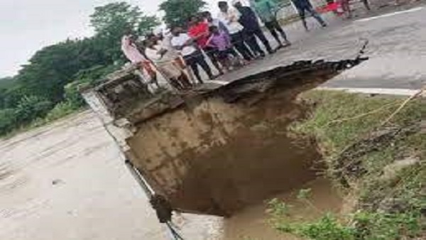 बचाव कार्य जारी