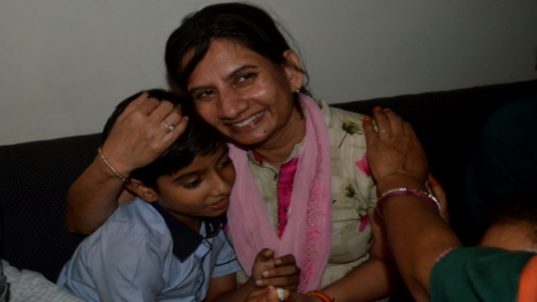गुन्नू की मां ने ग्रामीणों का आभार जताया गुन्नू की मां ने ग्रामीणों का आभार जताया