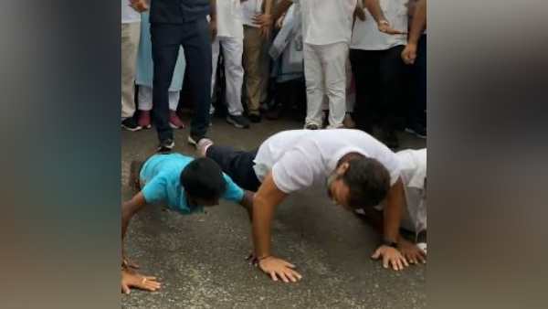 राहुल के साथ कांग्रेस नेताओं का पुशअप्स