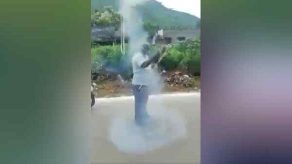 ऐसी डेयरिंग जानलेवा भी हो सकती है 