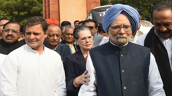 मनमोहन सिंह कर चुके हैं आलोचना