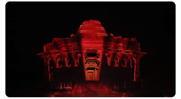 शिल्पकला का बेजोड़ उदाहरण है यह मंदिर शिल्पकला का बेजोड़ उदाहरण है यह मंदिर