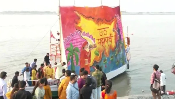 अमेरिका की क्रिस्टीन ने छठ पूजा गीत गाया