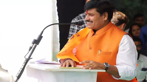 '2,300 करोड़ रुपये फंड दिए गडकरी ने...' 