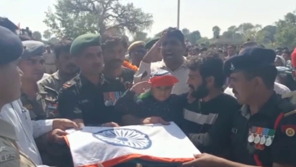 रोहिताश्व कुमार 26 अक्‍टूबर 2010 को भारतीय सेना में भर्ती हुए थे