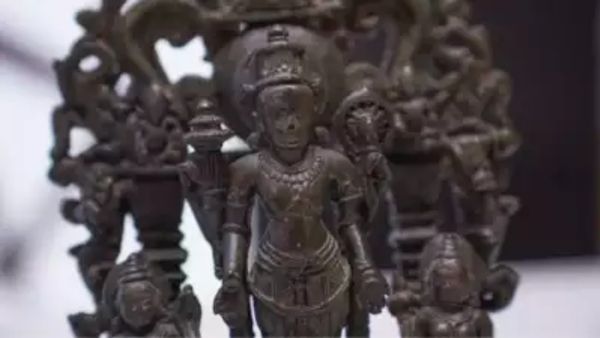 मध्य भारत की से लूटी गई मूर्ति भी लौटाई गई मध्य भारत की से लूटी गई मूर्ति भी लौटाई गई