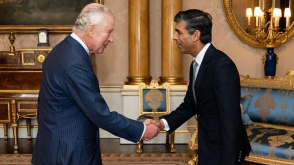 गीता पर हाथ रखकर ली थी शपथ