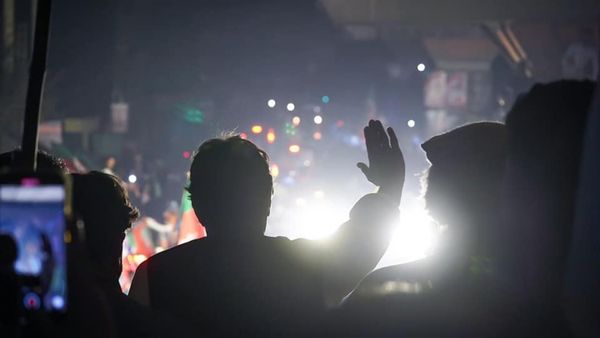 इतिहास को परिभाषित करने वाला क्षण कैसे? इतिहास को परिभाषित करने वाला क्षण कैसे?