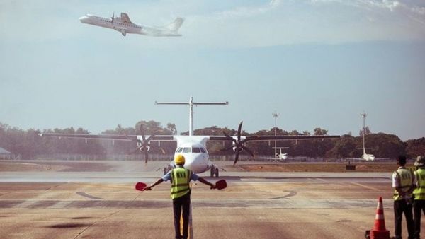 अनिश्चितकाल तक के लिए उड़ानें रोकी गई