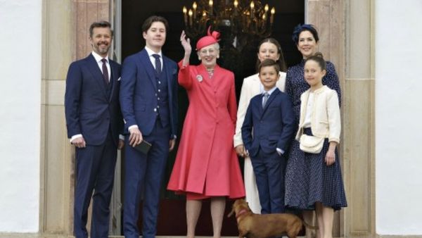 महारानी मार्गेथ के फैसले से दुखी हैं बच्चे महारानी मार्गेथ के फैसले से दुखी हैं बच्चे