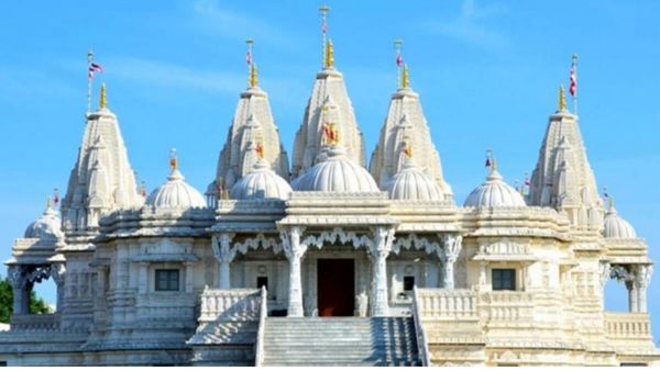 स्वामी नाराणय मंदिर में तोड़फोड़ स्वामी नाराणय मंदिर में तोड़फोड़