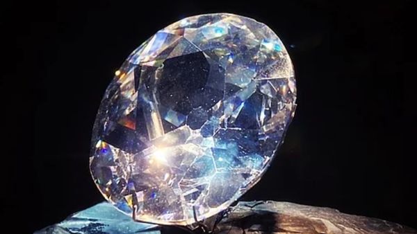 कई देश ठोक चुके हैं अपना दावा