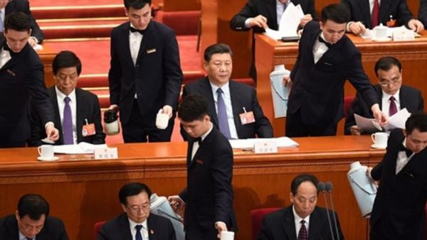 खुद को सर्वश्रेष्ठ दिखाने की चाहत रखते हैं शी जिनपिंग