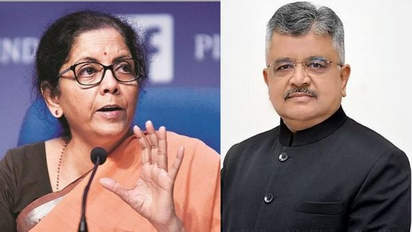 विज्ञापन में किन 11 लोगों का नाम छपा है?