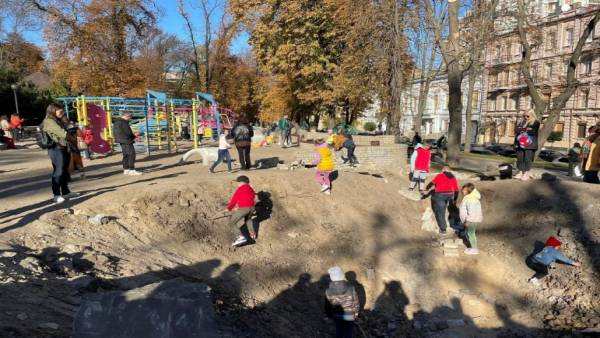 बच्चों के भविष्य पर संकट के बादल