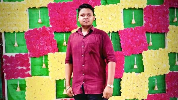 शिक्षक को बताया अपनी गलती का ज़िम्मेदार शिक्षक को बताया अपनी गलती का ज़िम्मेदार