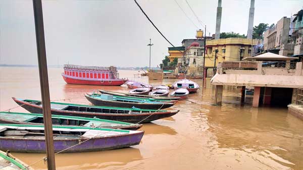 सभी घाटों का टूट चुका है संपर्क