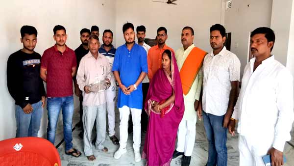 दो-दो हजार रुपए दिए गए थे एडवांस