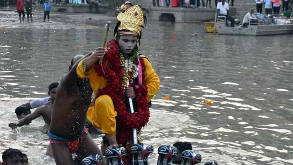 22 दिनों तक चलती है लीला 