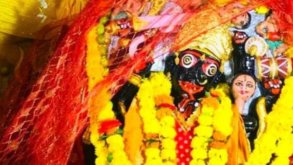 45 डिग्री झुकी हुई गर्दन की देवी प्रतिमा 45 डिग्री झुकी हुई गर्दन की देवी प्रतिमा