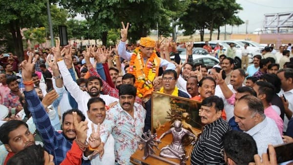 जमकर हुआ जनप्रतिनिधियों का स्वागत 