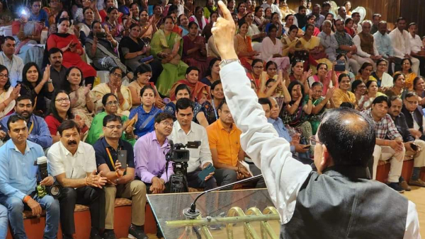 रूस,जापान, चीन, जर्मनी, इटली जैसे देशों में अंग्रेजी कहां है : CM रूस,जापान, चीन, जर्मनी, इटली जैसे देशों में अंग्रेजी कहां है : CM