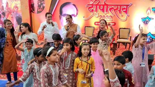 सीएम शिवराज ने बच्चों के साथ किया डांस
