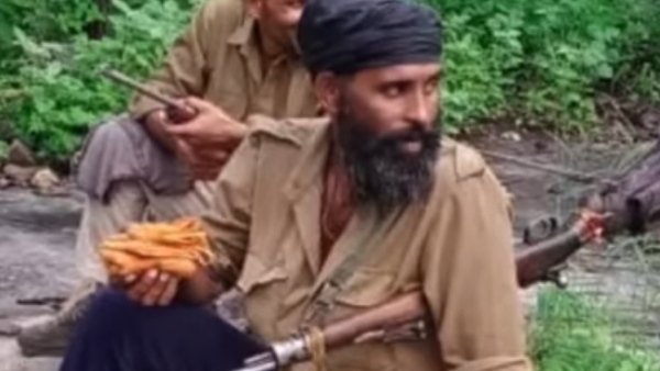 ₹65 हजार का इनामी है गुड्डा, ग्रामीणों को दी गांव खाली करने की धमकी ₹65 हजार का इनामी है गुड्डा, ग्रामीणों को दी गांव खाली करने की धमकी