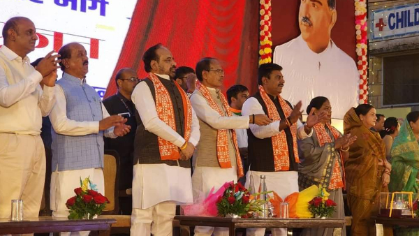 अगले 1 महीने में प्रदेश की सड़कों को गड्ढा मुक्त कर देंगे : मंत्री भार्गव 
