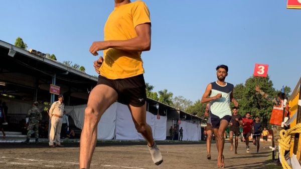 मेडिकल परीक्षण के लिए सेना के डॉक्टर तैनात