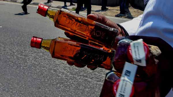 किसी ने फोन करके पुलिस को दे दी सूचना