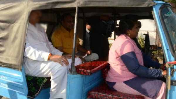 पुरुषों से कम नहीं महिलाएं, घर चलाना पति-पत्नी दोनो की जिम्मेदारी पुरुषों से कम नहीं महिलाएं, घर चलाना पति-पत्नी दोनो की जिम्मेदारी