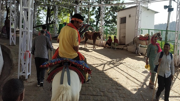 15 साल में 32 दफा पैदल यात्रा कर चुके हैं 15 साल में 32 दफा पैदल यात्रा कर चुके हैं