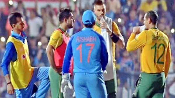 तीसरे टी20 के लिए दोनों टीमें तीसरे टी20 के लिए दोनों टीमें