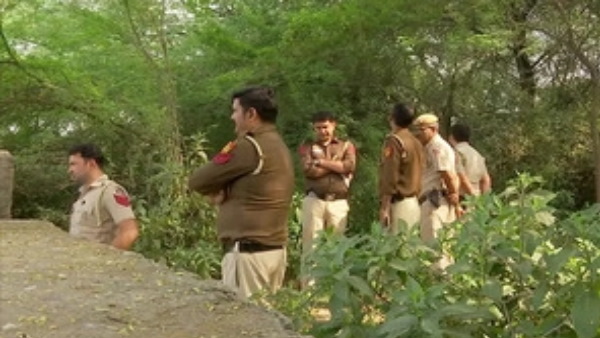 हड्डियों पर तेज धार से काटने के निशान