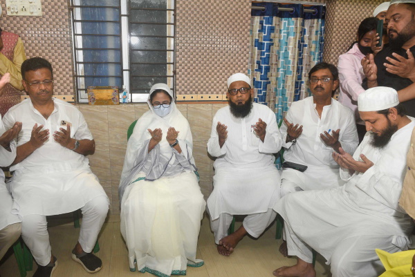 कर्नाटक इमामों को शहरों के हिसाब से सैलरी देता है