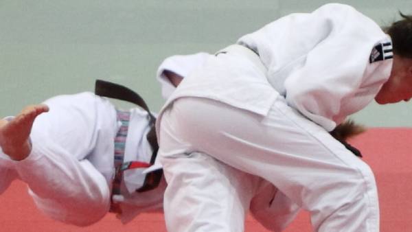 दो सीनियर ने की हौसला अफज़ाई