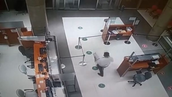 सुबह साढ़े 3 बजे अस्पताल पहुंची बुजुर्ग महिला!