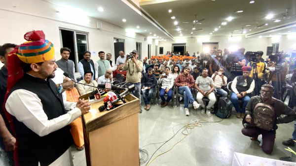 डिजिटल मीडिया में अवसर और चुनौतियां दोनों